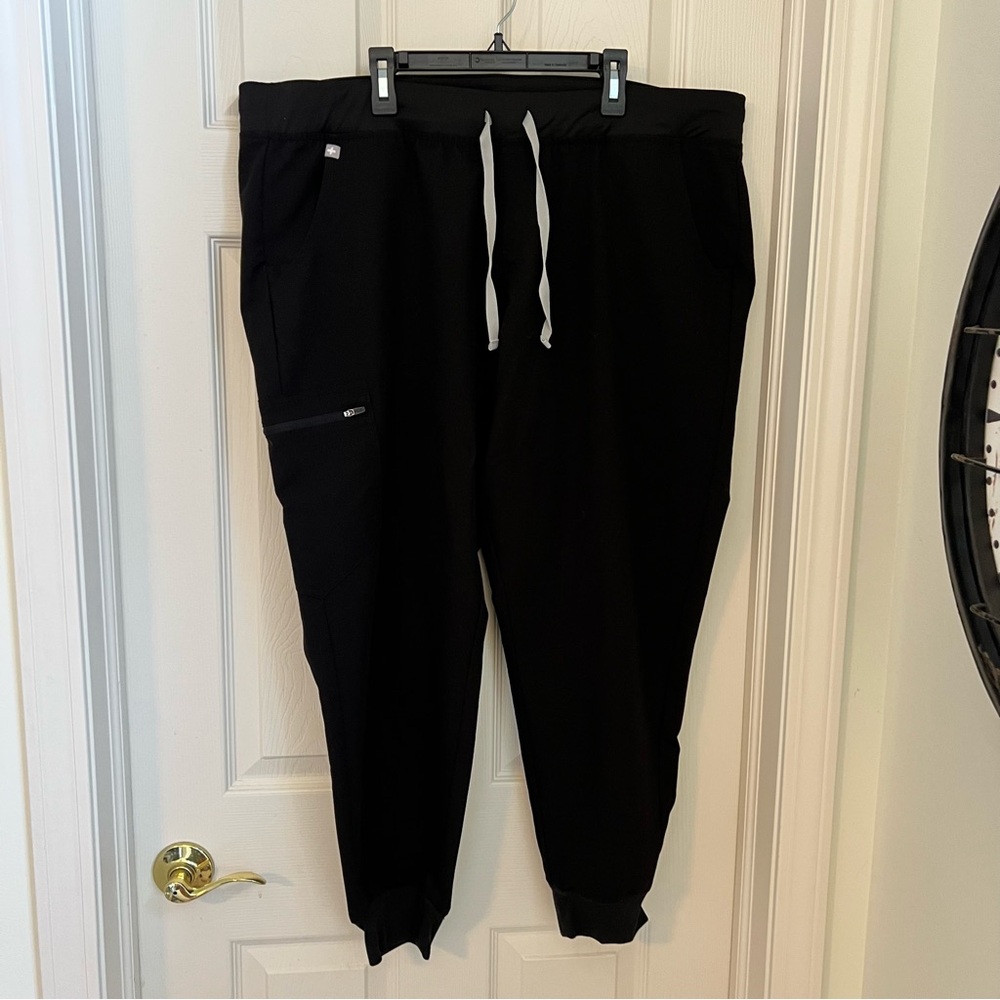 Figs scrub pants Black Joggers size XXL short